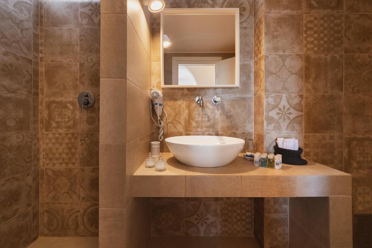 To Rantevou Tis Alykis Rooms & Apartments Kímolos エクステリア 写真